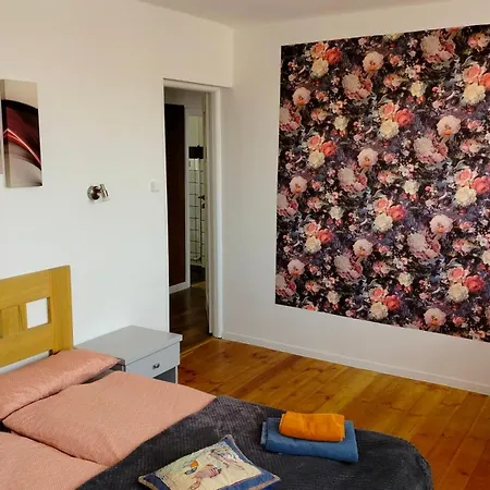 11-go Listopada 15 オストルダ