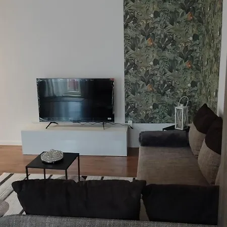 11-go Listopada 15 オストルダ