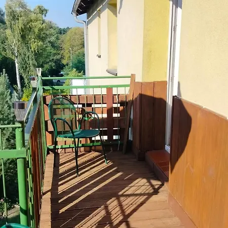 アパート 11-go Listopada 15 オストルダ